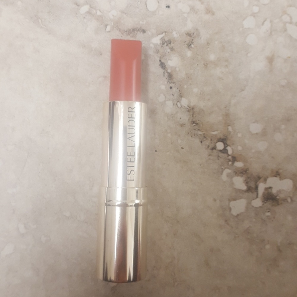 Estee Lauder lipstick in the color Raw Sugar